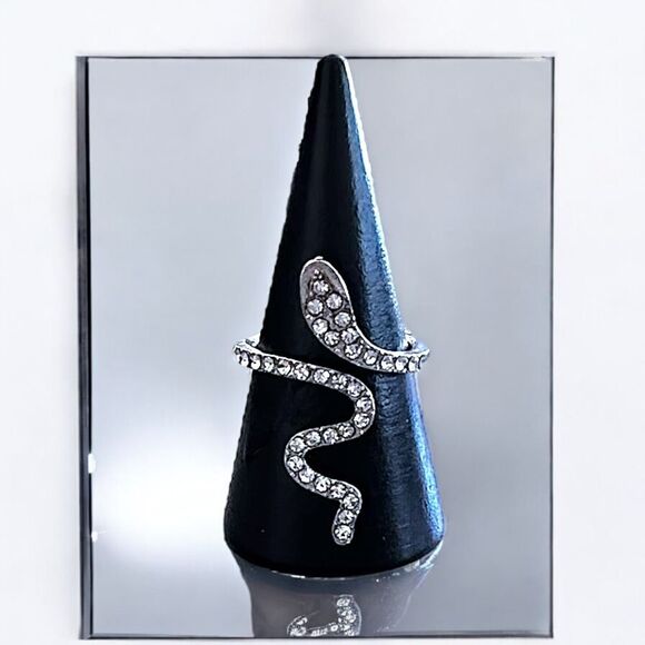 NIB Alloy Women’s Sterling Silver Snake Ring - Size 5 (Adjustable)  ***Item: J15 - Picture 1 of 5
